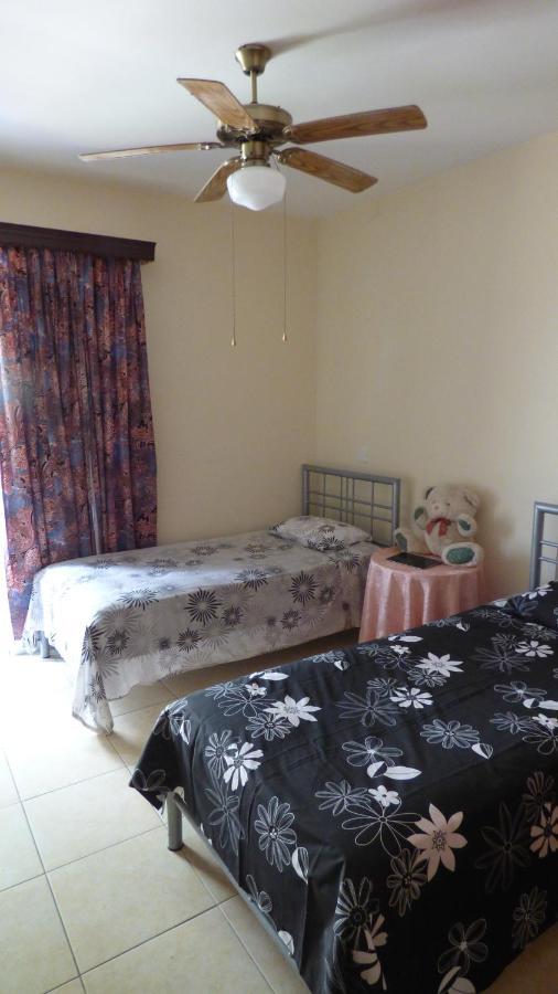 Kalampakas Guesthouse Larnaca Extérieur photo