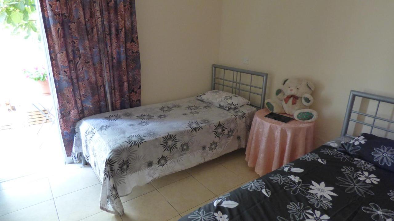 Kalampakas Guesthouse Larnaca Extérieur photo